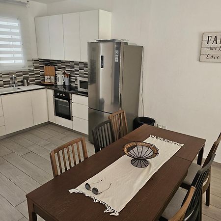 Zom Holiday Apartment Paphos Luaran gambar