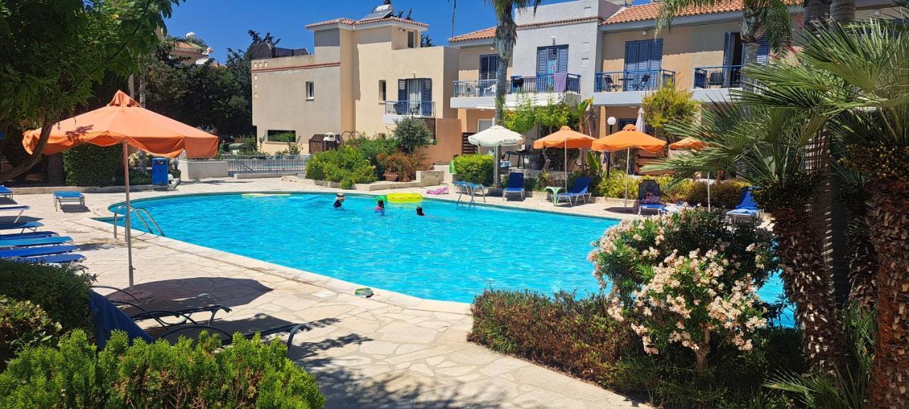 Zom Holiday Apartment Paphos Luaran gambar
