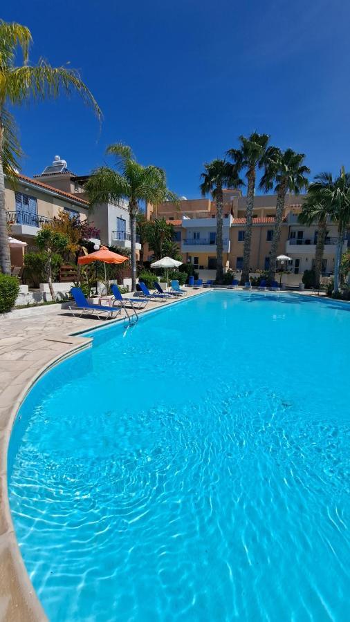 Zom Holiday Apartment Paphos Luaran gambar