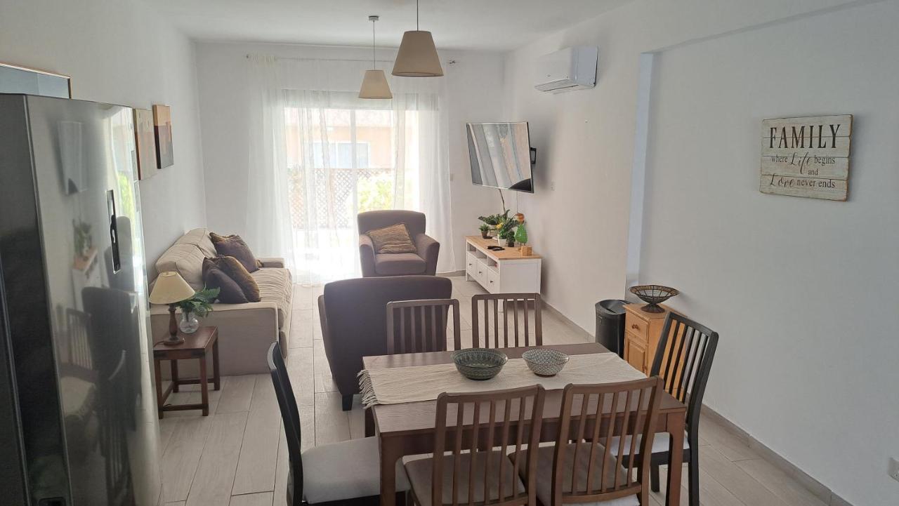 Zom Holiday Apartment Paphos Luaran gambar